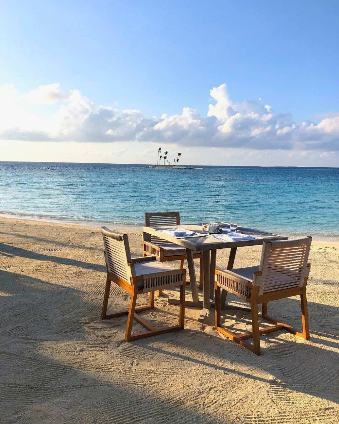 Coastal chic: Explore the allure of beach resort furniture for a beachside oasis.